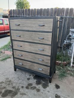 Dresser