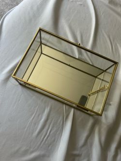Gold storage glass box