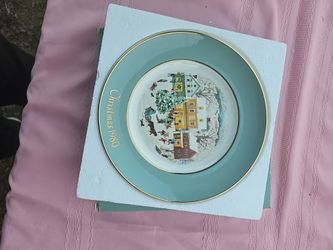 Avon Christmas 1980 Collector Plate