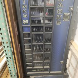 Vending Machine For Sale W/Bill Changer 