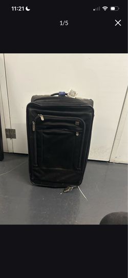 Swiss Army Rolling Suitcase Black