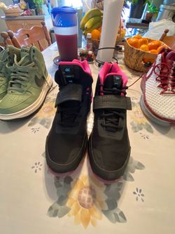 Shoes size 12