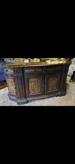 Elegant Large Bow-Front Buffet/Sideboard Cradenza- Ornate Carved Dark Wood Cabinet - Great Condition!