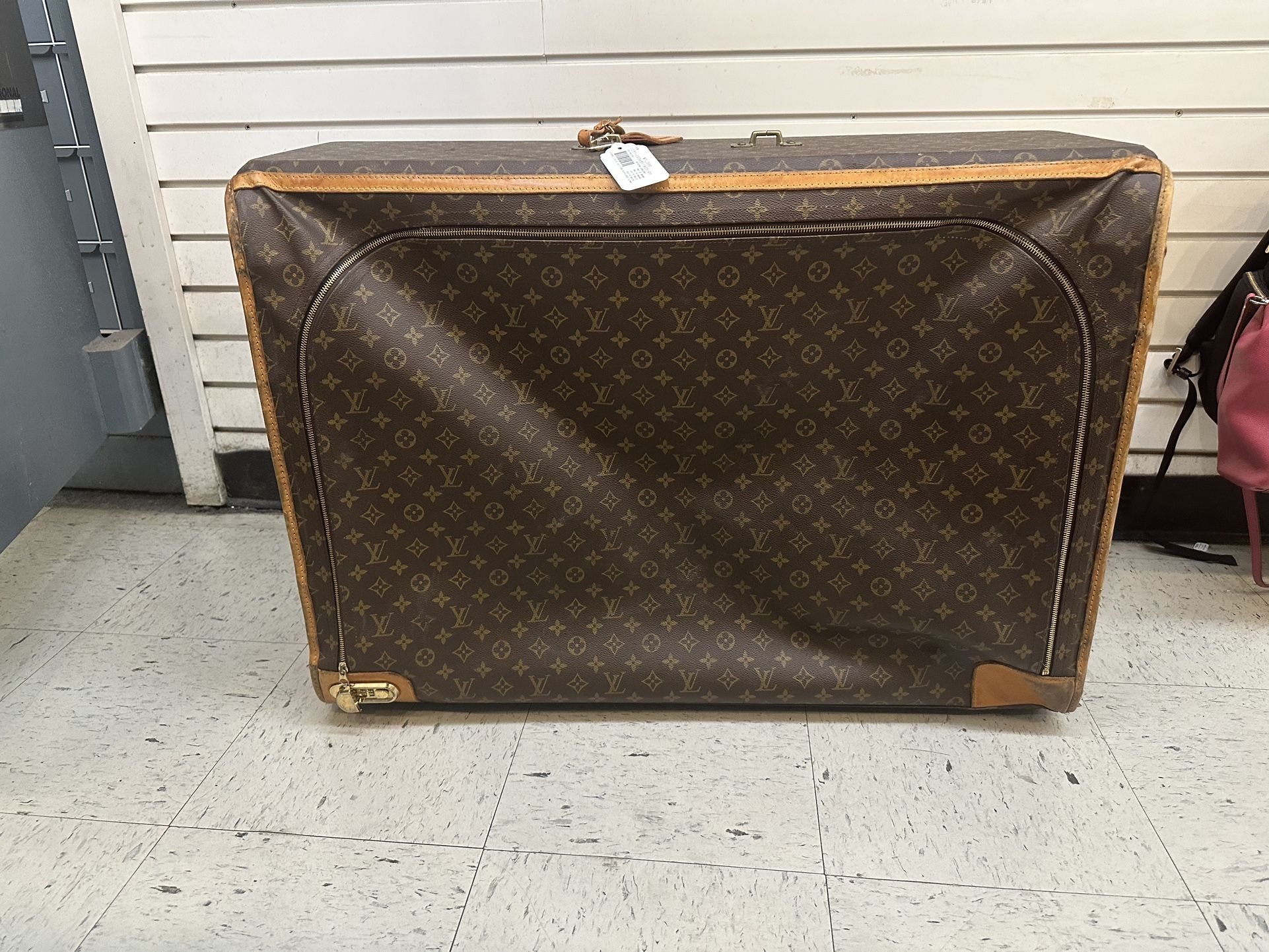 Louis Vuitton Suitcase (ask for kassy)