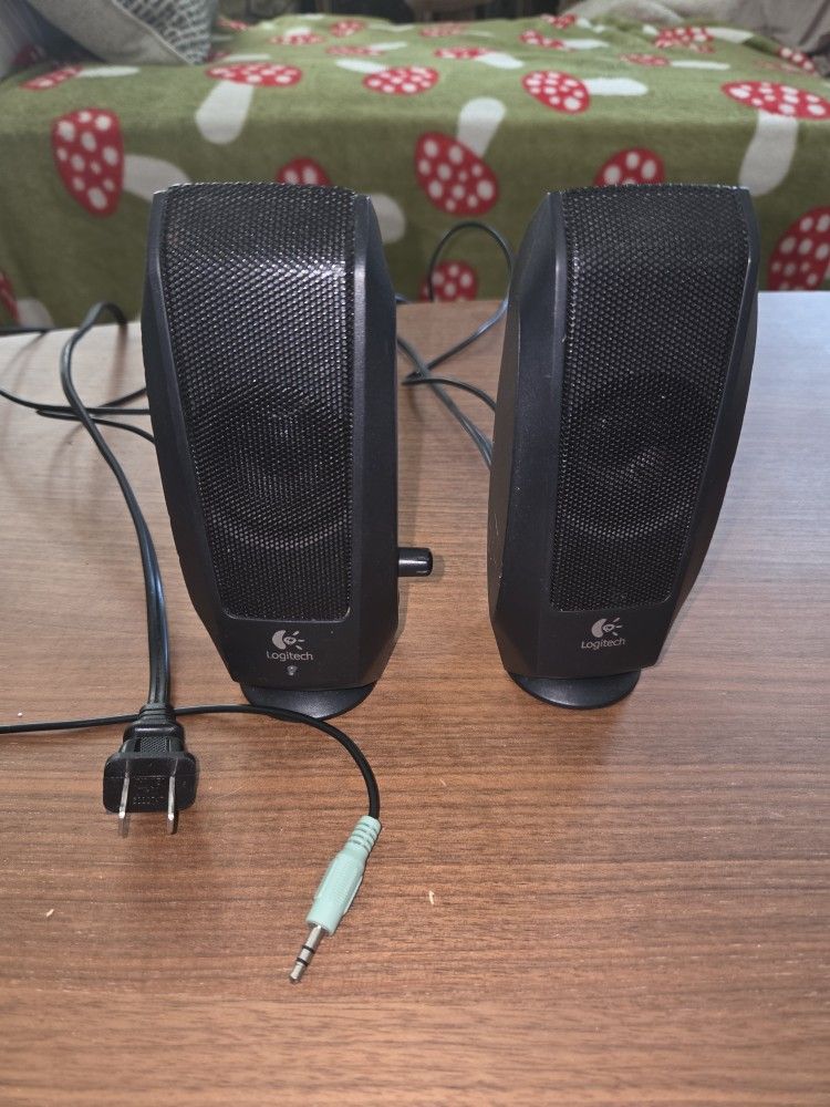 Logitech S-120 Computer Speakers 
