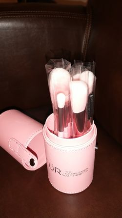 Makeup brushes (PUR The Complexion Authority)