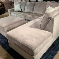 Brand New 💥  Alloy / 3 Piece Sleeper Sectional With Chaise And Ottoman Package