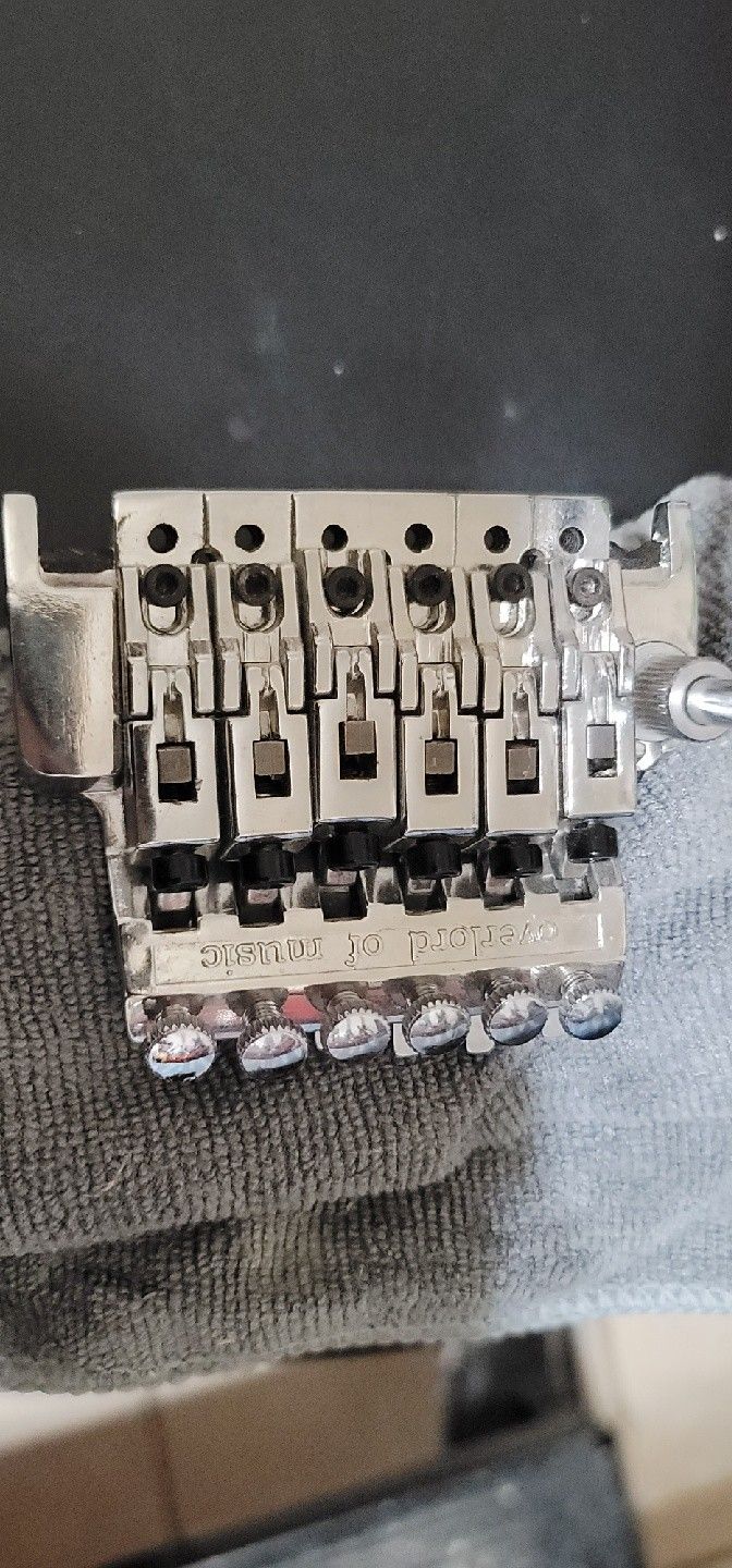 Floyd Rose Tremolo Floating