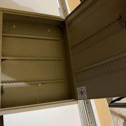 Key Lock Box With 3 Key