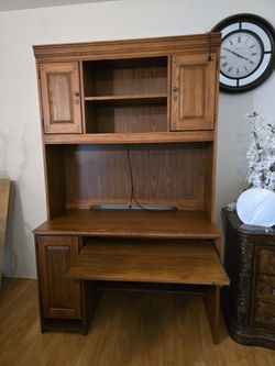 Desks in very good condition PICK UP ONLY