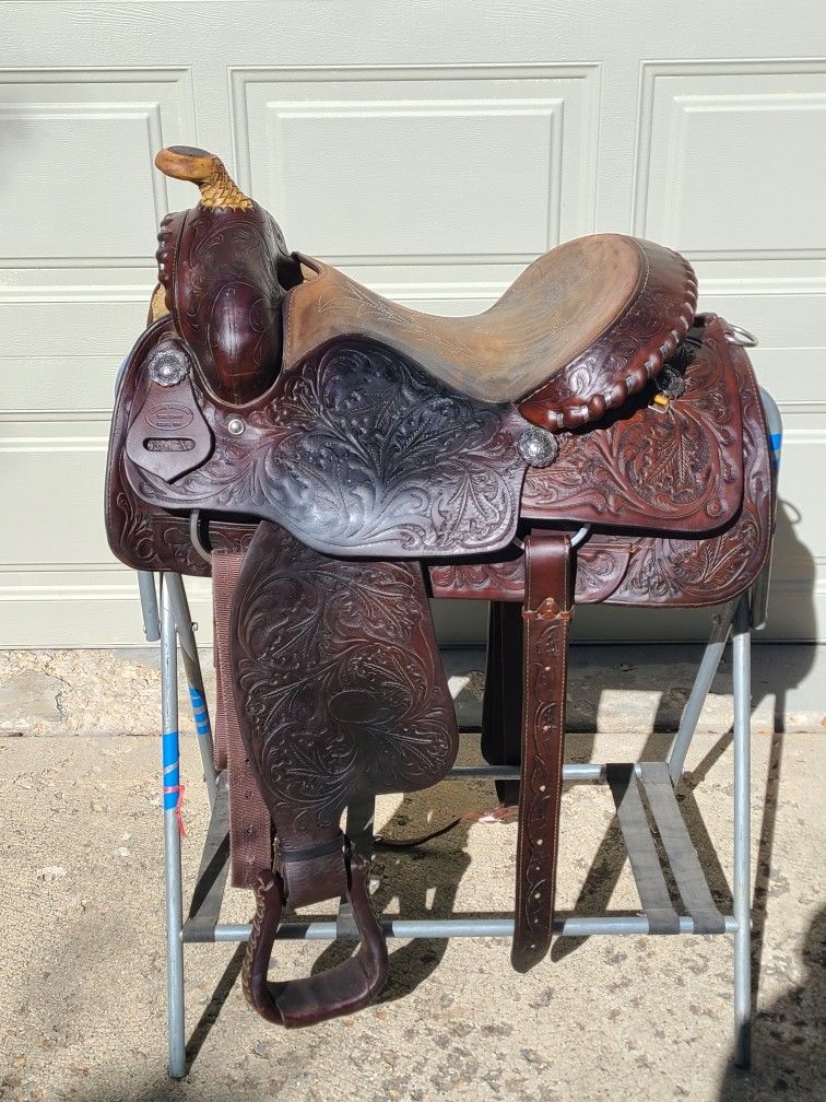 Cleburne Western Ranch Saddle 15" Seat