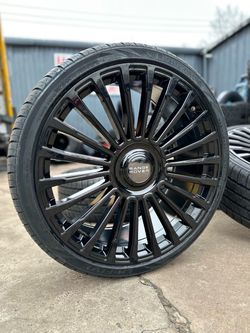 Range Rover Gloss Black Multi-Spoke Wheel with Tire