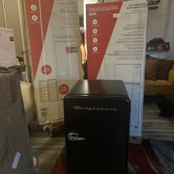 Upright Freezer/Deep Freezer/Refrigerators