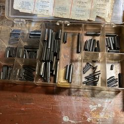 Roll pins Spirolpins