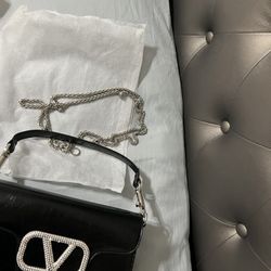 Shoulder And Bag Hand 