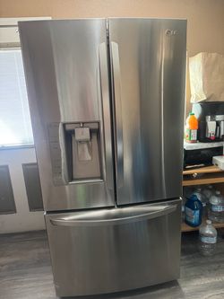 LG Electronics refrigerator on sale good condition and clean good working