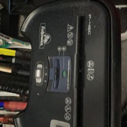 Paper Shrreder with basket  Works great 