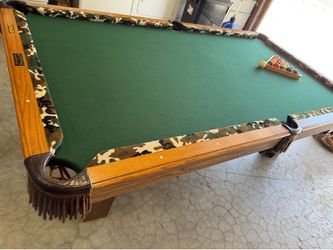 Pool table ( READ DESCRIPTION)