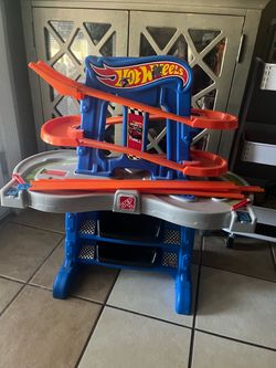 Hot Wheels Step2 Race Track Play Table