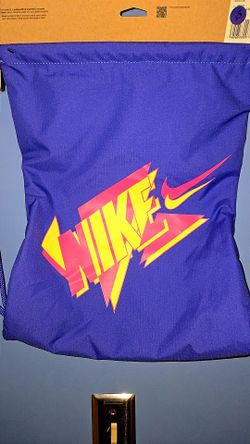 Nike draws backpack