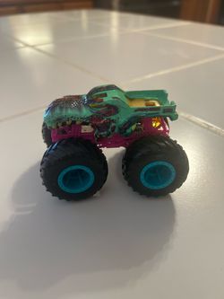 Hot Wheels Monster Truck ZOMBIE WREX 1:64 Scale Diecast Monster Truck