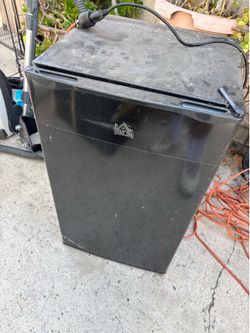 Mini fridge