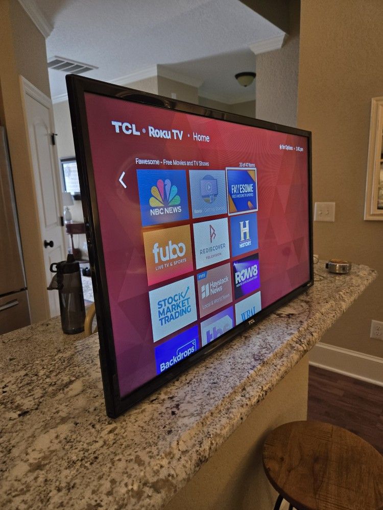32" TCL Roku TV