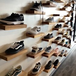 Vans Nike Sb, Adidas, Converse, Reebok Uggs Will Rain, Rainbow Sandals In Colorado Rollerskates Store Closing Everything Must Go 50-70% Off