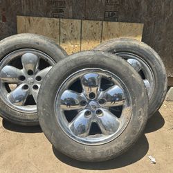 2005 Dodge Ram 1500  Tires 