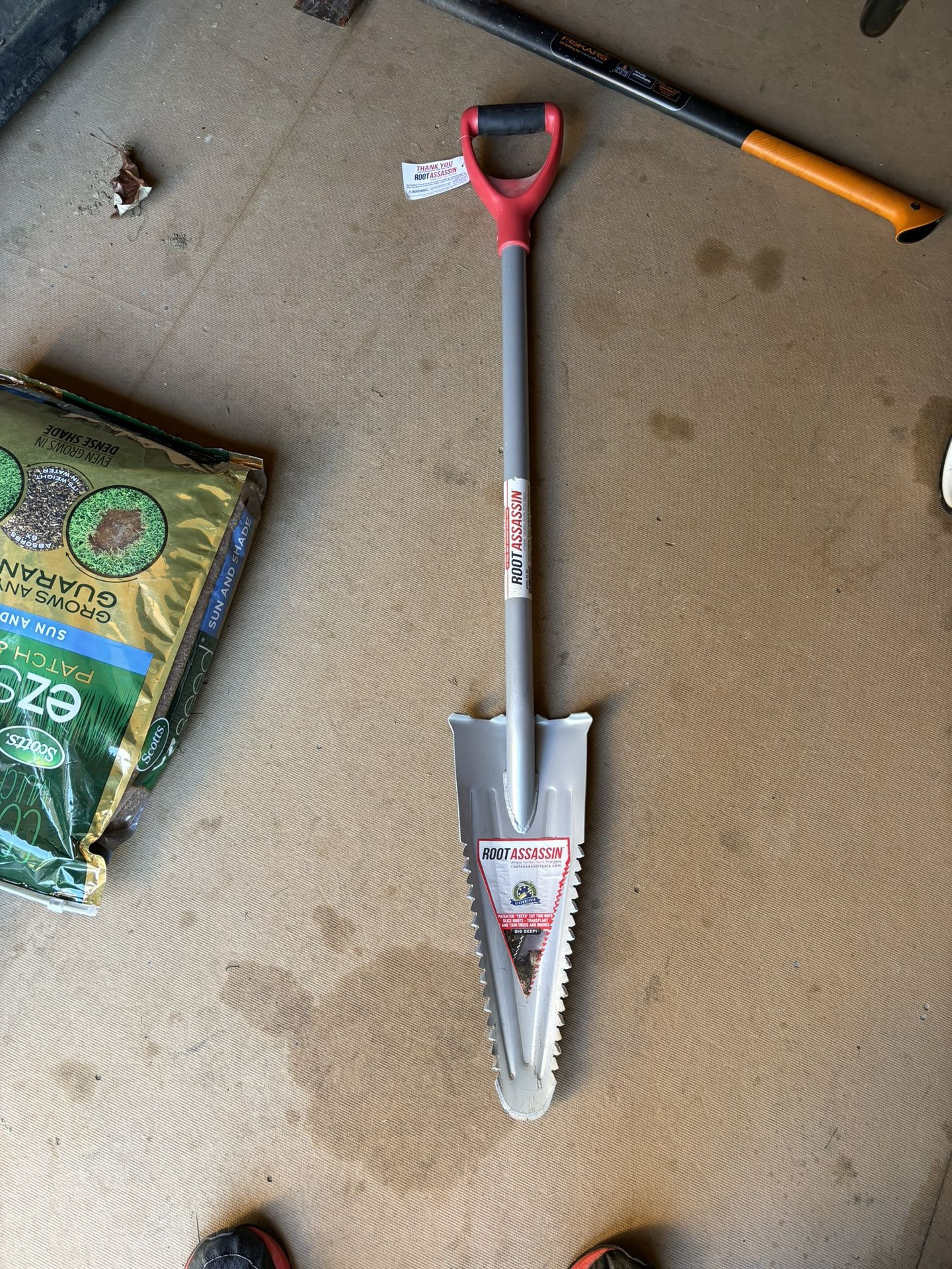 Root Cutting Shovel