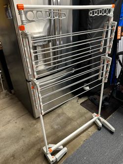 Collapsible drying rack