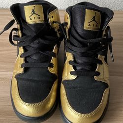 NIKE AIR JORDAN 1 Mid Metallic Gold Black  555112-905 Size 7Y