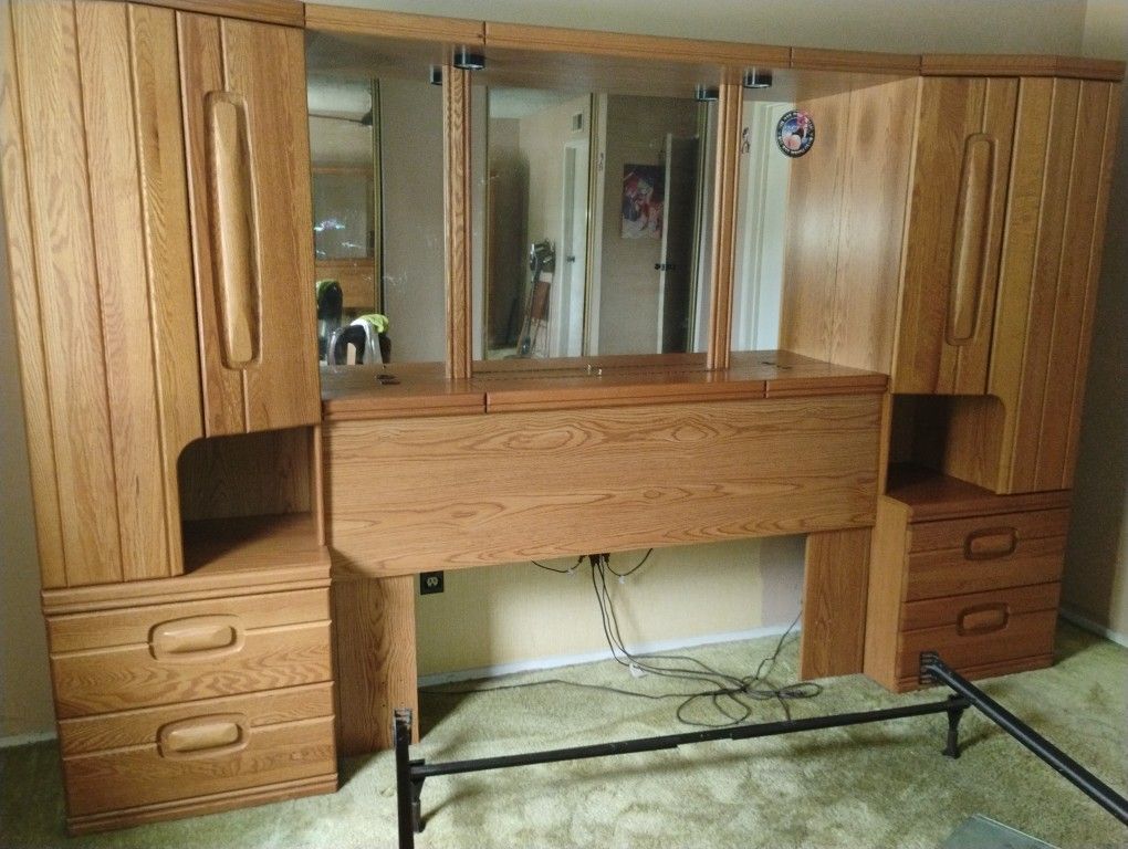 BEDROOM SET