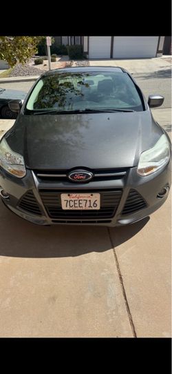 Ford Focus Sedan Gray