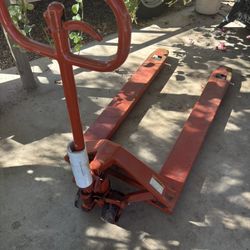 PALLET JACK/LIFT UP TO 5,500 LB.