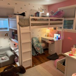 Loft bed — Twin With Shelves And Desk
