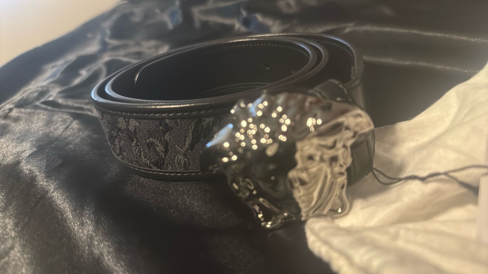 ***MENS VESACE BELT***