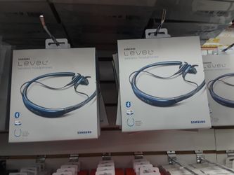 BLUETOOTH HEADPHONES BRAND NEW IN BOX