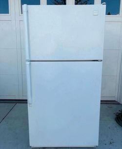 Larger capacity refrigerator with great working conditions