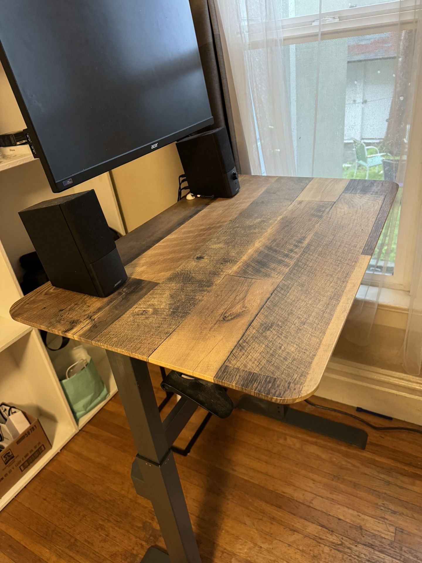 Vari Adjustable Standing Desk (Power Not Required)