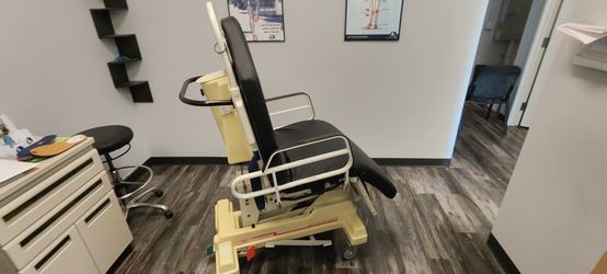 Wy'East Medical TotaLift II Patient Transfer/Transport Chair - Excellent Condition - Local Pickup