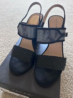 TAHARI Black/Blue  Heels Size 8 1/2