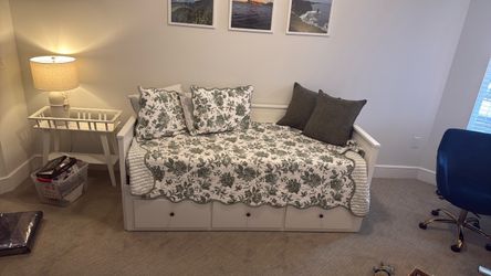 IKEA Hemnes Daybed