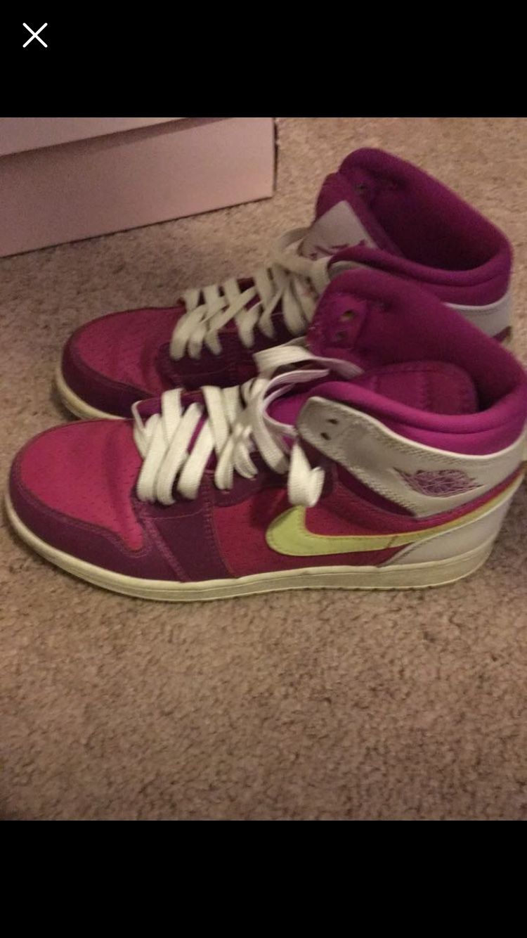 Girls shoes
