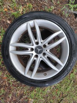 Mercedes rim size 17" with tire for sale ì