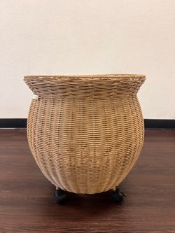 Planter with wheels