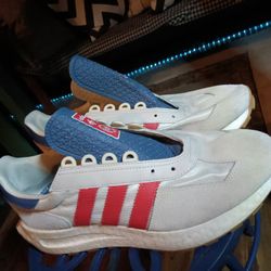 Adidas 11 1/2  Men