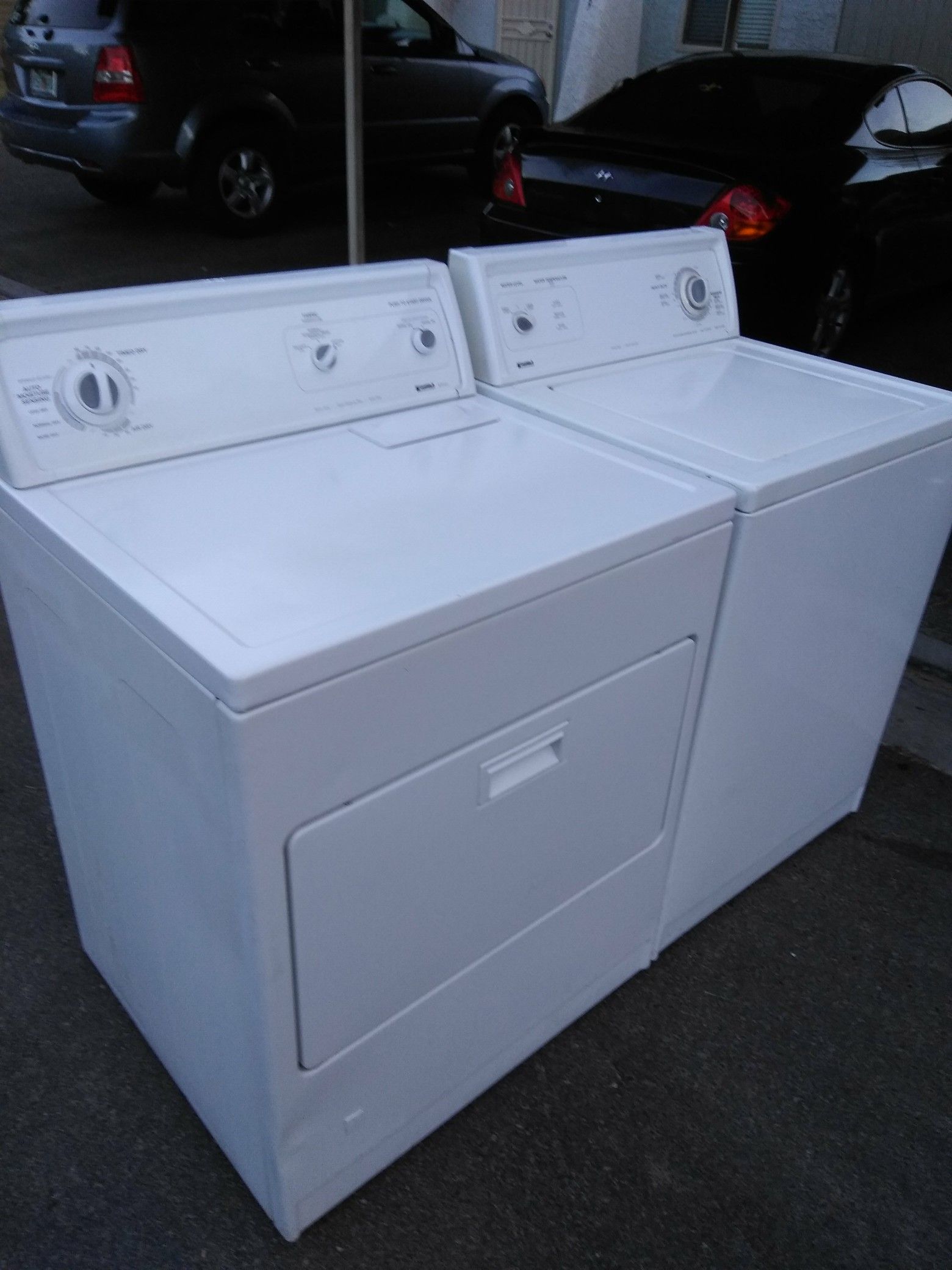 Very nice clean Kenmore set washer machine