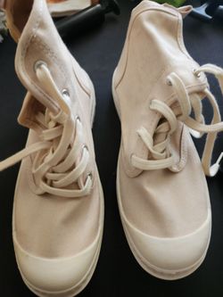 Canvas women's boots size 9