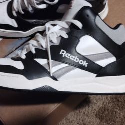 Ok Guys Reebok Shoes R 10.5 Hoodie Is 2 XL  And The Book Bag 